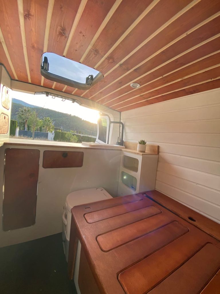 galería camper por dentro